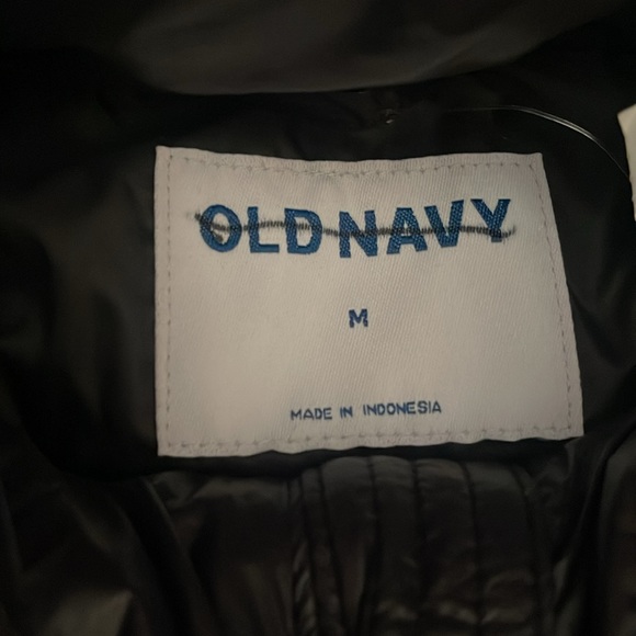 Old Navy Frost Free Short Puffer Jacket Sz M Black Water Resistant Relaxed Fit - Picture 7 of 8